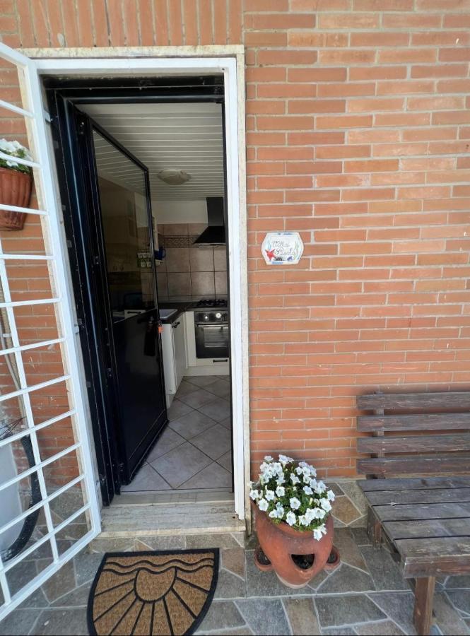 Villa Pisola Fiumicino Airport - Seafront المظهر الخارجي الصورة