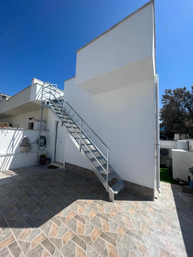 Villa Pisola Fiumicino Airport - Seafront المظهر الخارجي الصورة