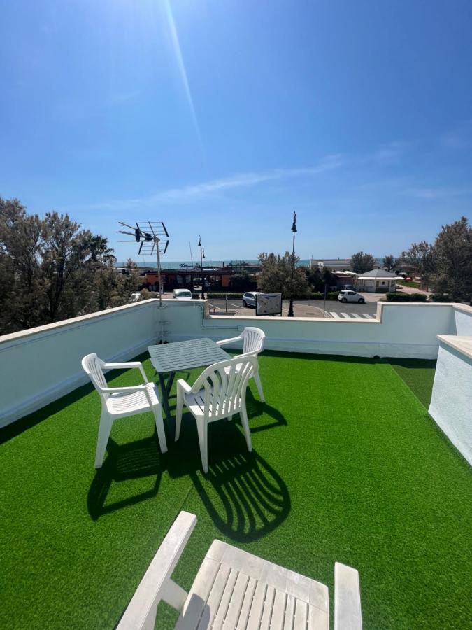 Villa Pisola Fiumicino Airport - Seafront المظهر الخارجي الصورة
